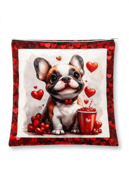 Designový sametový povlak na polštář „Buldoček v záplavě srdíček“ – jemný velur (43 x 43 cm) (1)