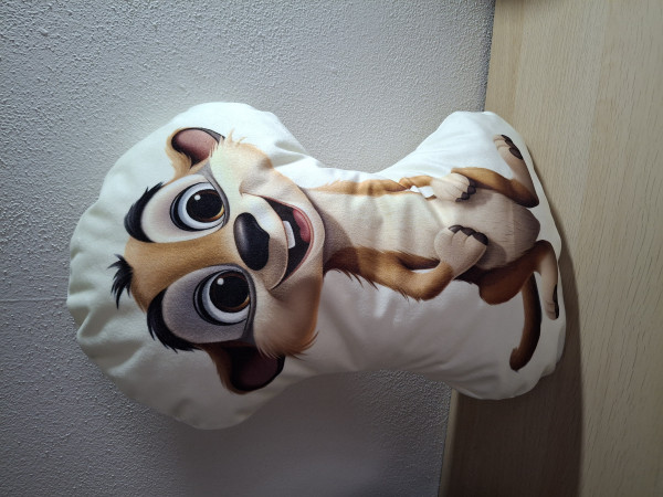 3D tvarovaný polštář „Veselá Surikata“ – hebký velur, výška 41 cm (1)