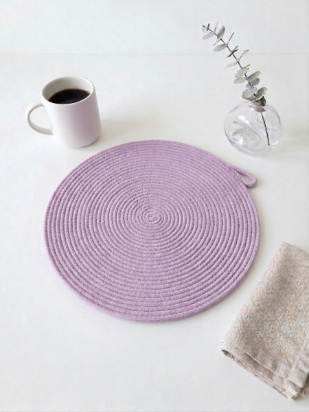 Ručně šité kulaté prostírání z bavlněných šňůr – mátová, průměr 30 cm (1)