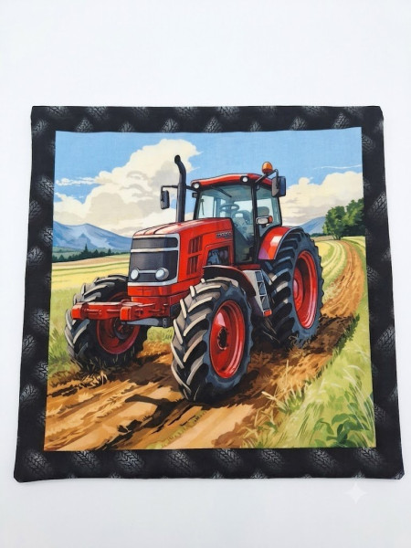 Dekorační povlak na polštář – Červený traktor (45 × 45 cm) (1)