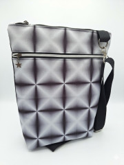 Moderní crossbody kabelka s 3D geometrickým motivem (kočárkovina) – 39x30 cm